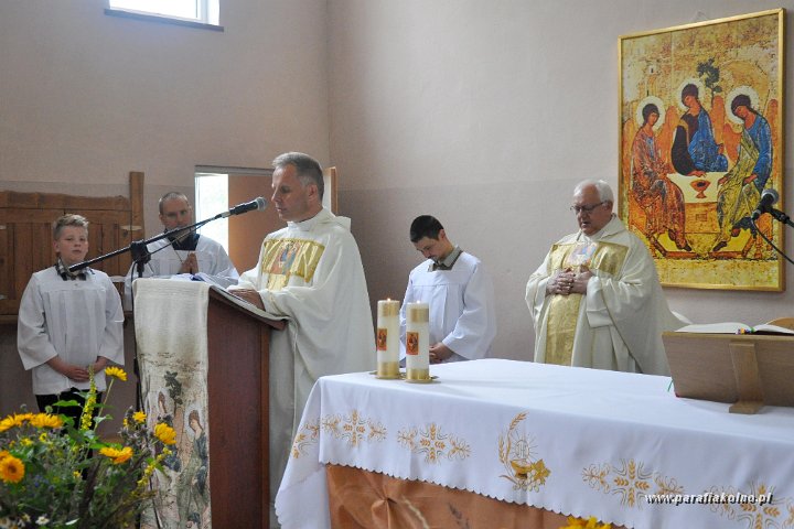 032 Niedzielna Eucharystia.jpg